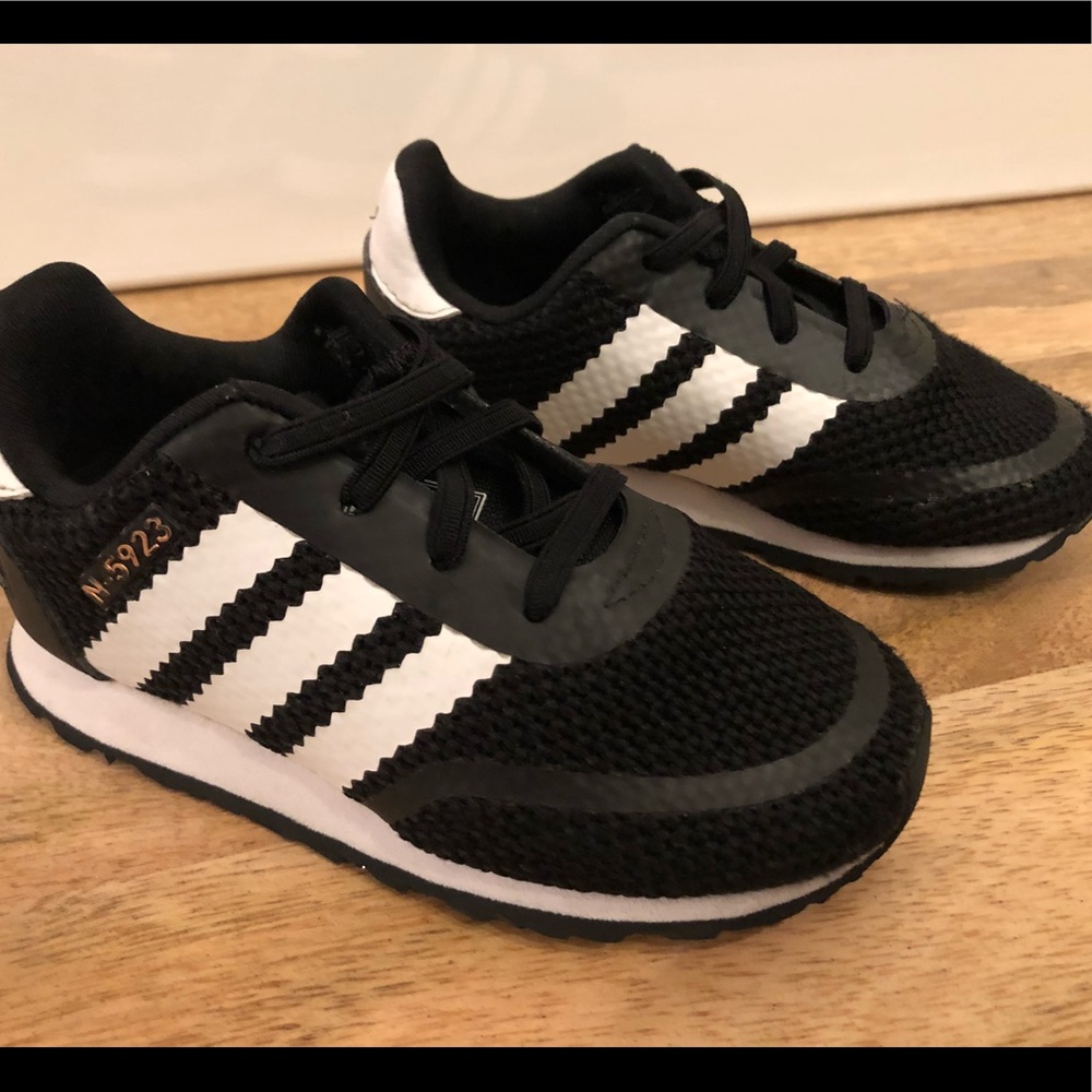 Adidas toddler boy shoes size 7k